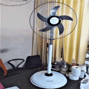 black-white-ac-dc-16-pedastel-rechargebel-fan